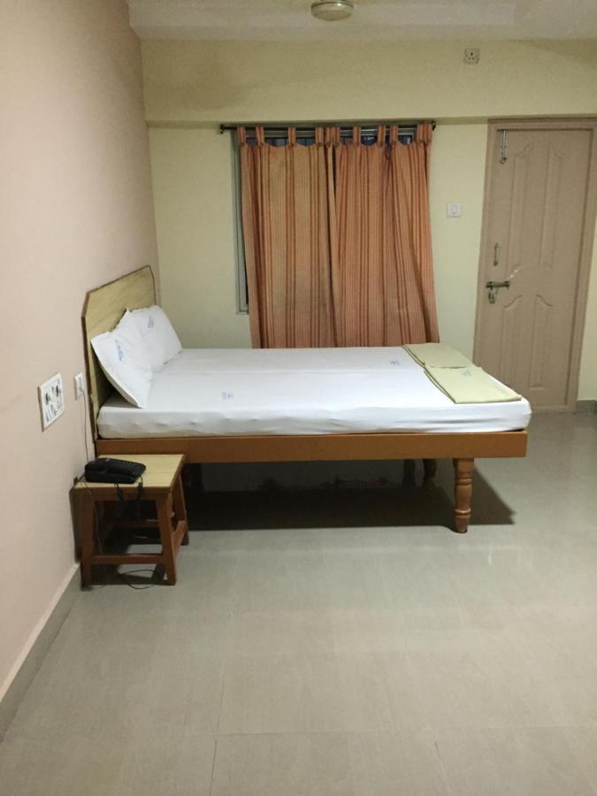 Hotel Suprabath Towers Tirupati Esterno foto