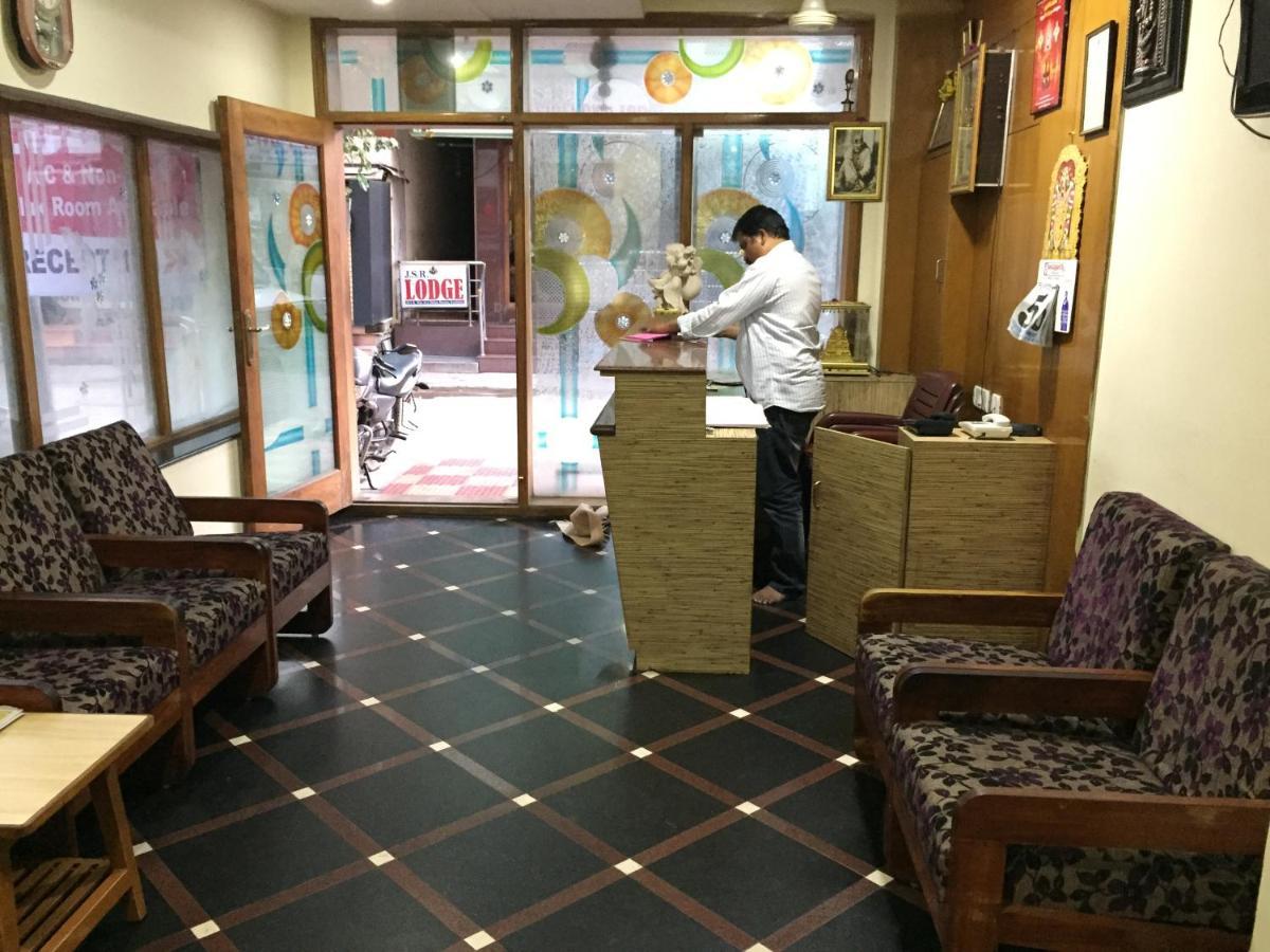 Hotel Suprabath Towers Tirupati Esterno foto